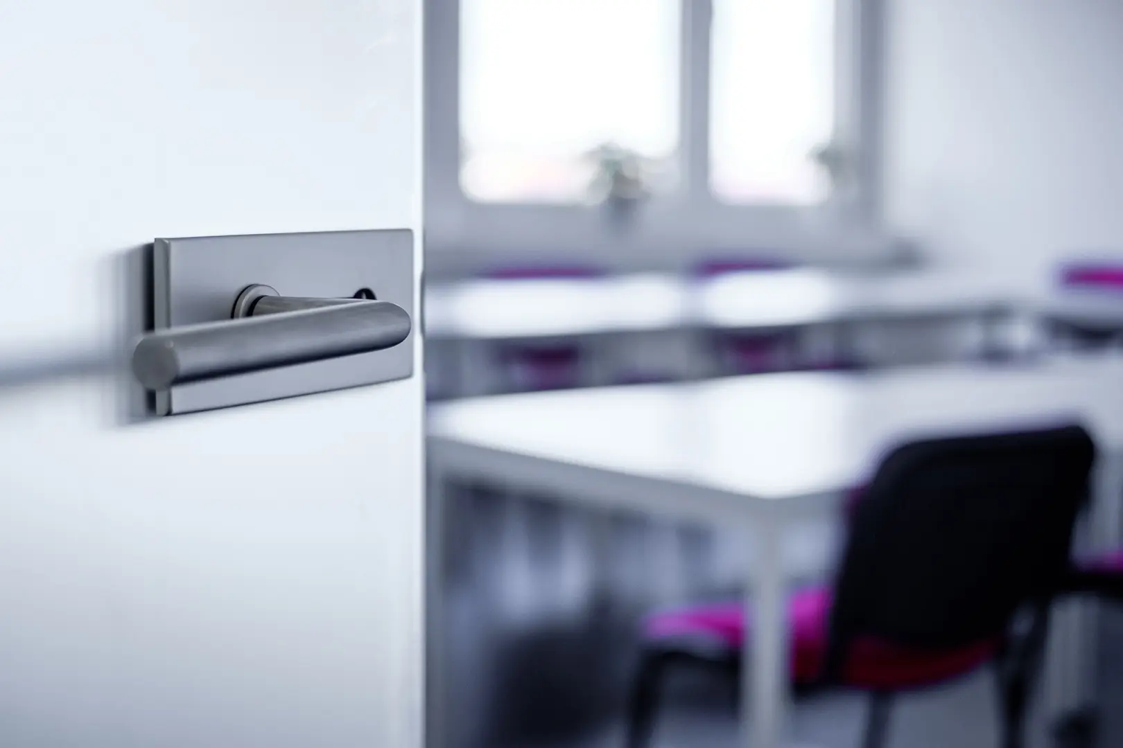 Angebot: Fahrschule, Ausbildungsstätte und Busunternehmen Warschun GmbH